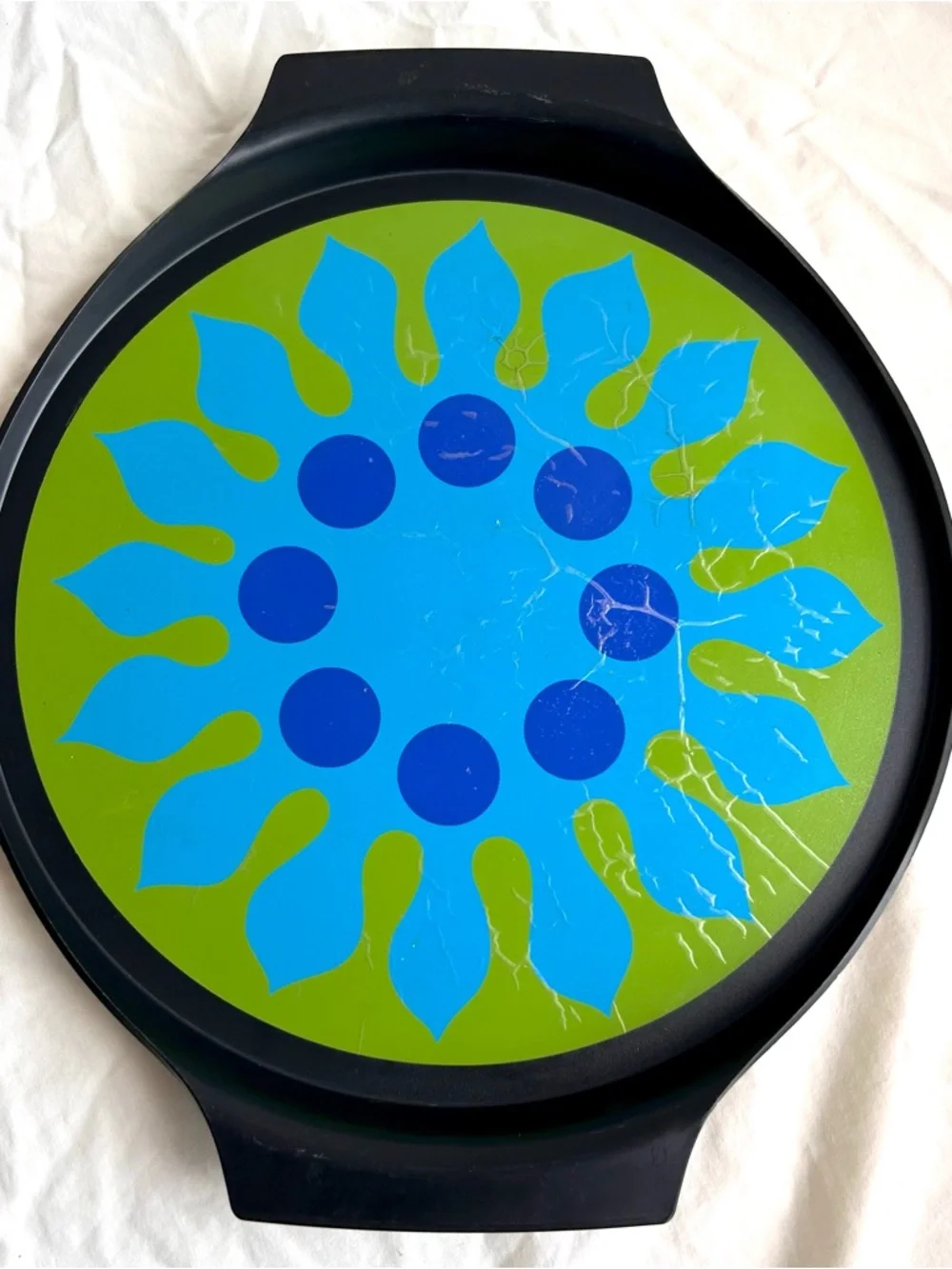 Rubbermaid Retro Round Lazy Susan Tray with Blue Floral Sunburst on Green